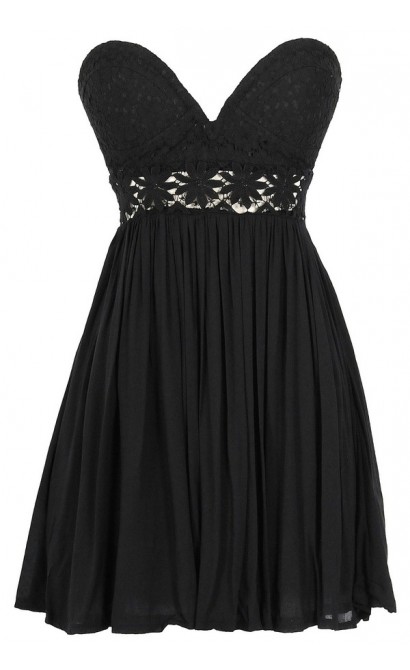 Fresh As A Daisy Strapless Lace Bustier Dress in Black